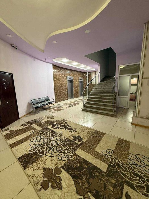 Продаётся здание в центре города! университет Вестминстер. 6777 м²