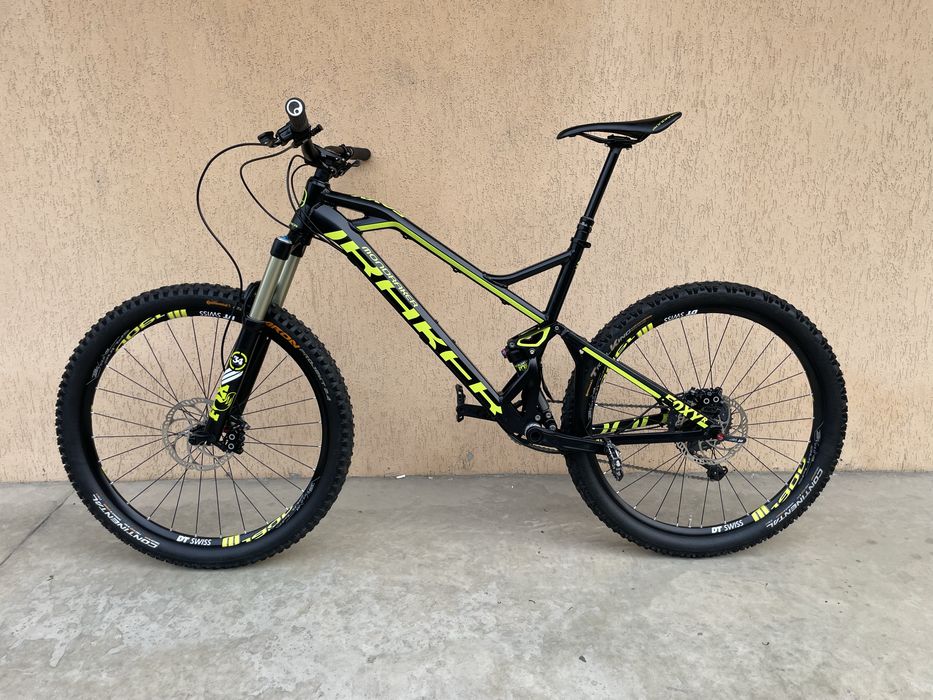 Bicicleta full suspension mondraker
