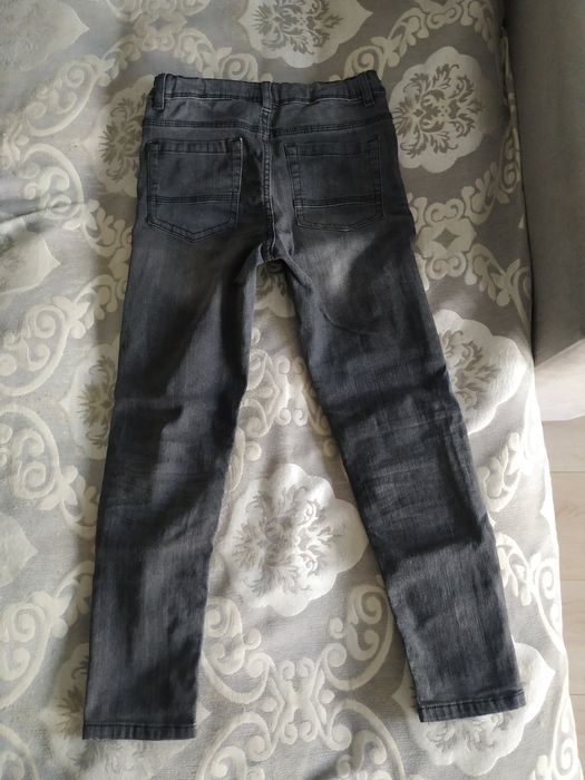 Джинсовые брюки мальчику 9-10 лет