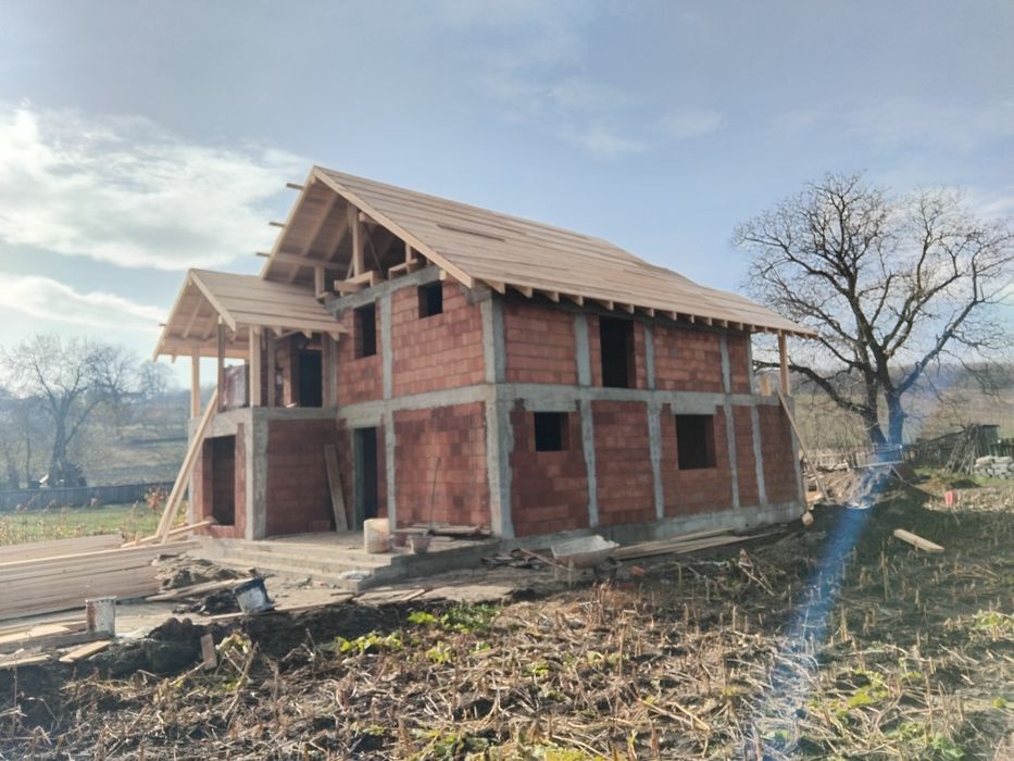 Construcții la roșu