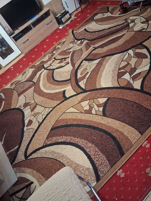 Килим - кафяв с бежово