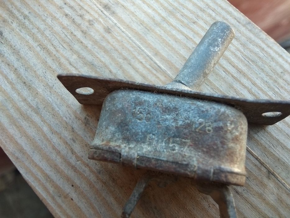 Продам тумблера.