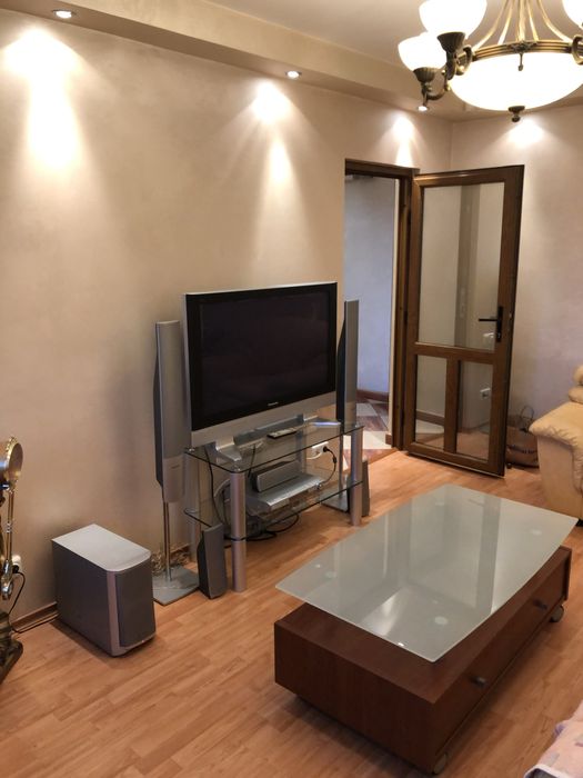 Inchiriez apartament 3 camere