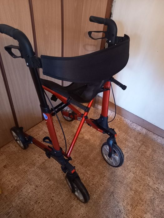 Инвалидни колички и помощни средства