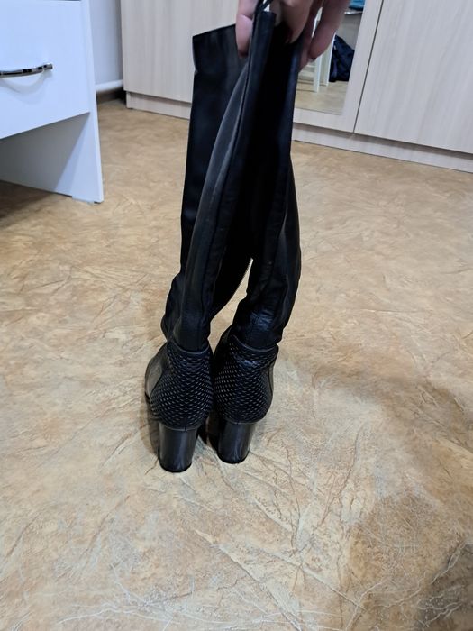 Продам осенние сапогии