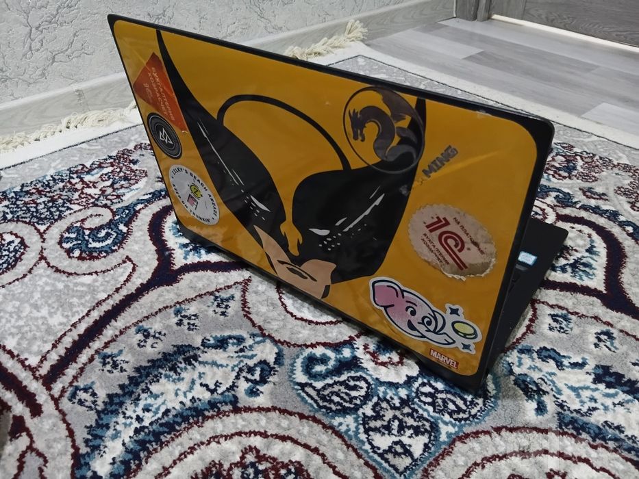 Kompyuter notebook asus