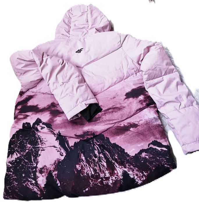 Нови дамски ски/сноуборд якета 4 F Mountain. Размери: S и М