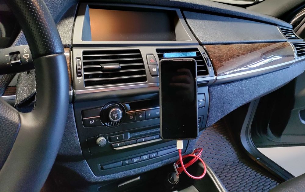 Suport telefon personalizat pt BMW X5 sau X6 (E70/E71)