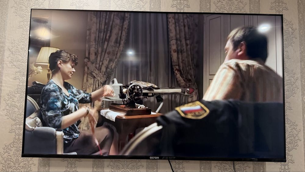 Продам телевизор  140см