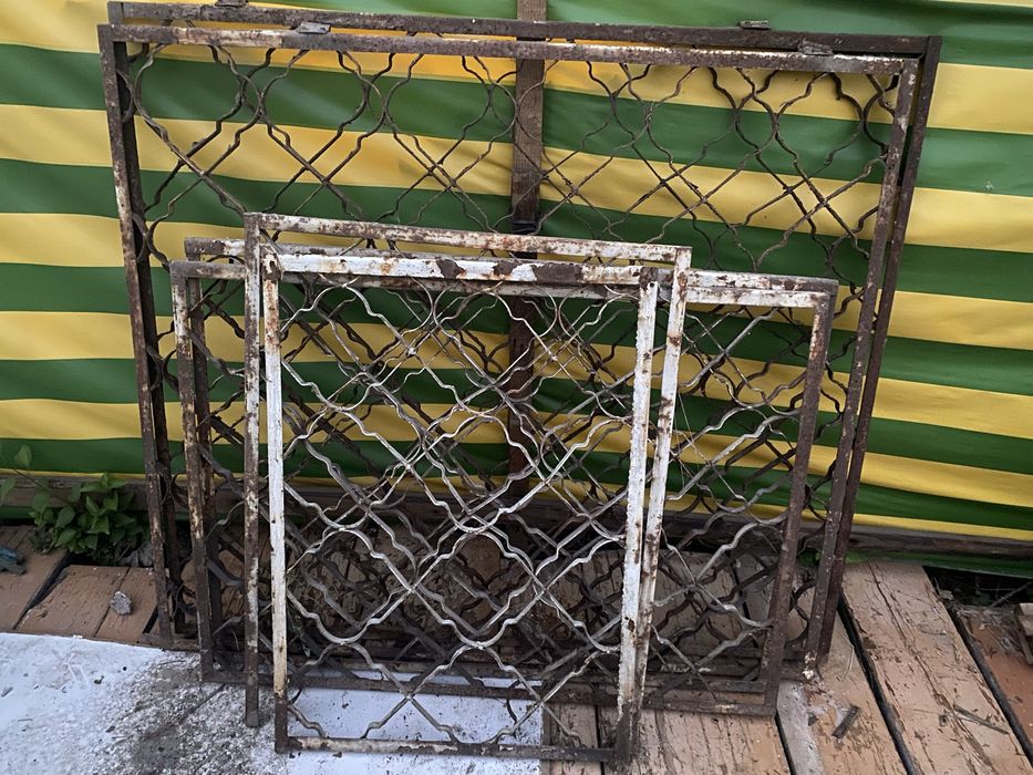 Решетки на окна б/у