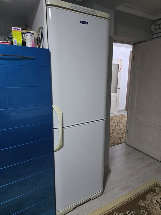 Холодильник Бирюса