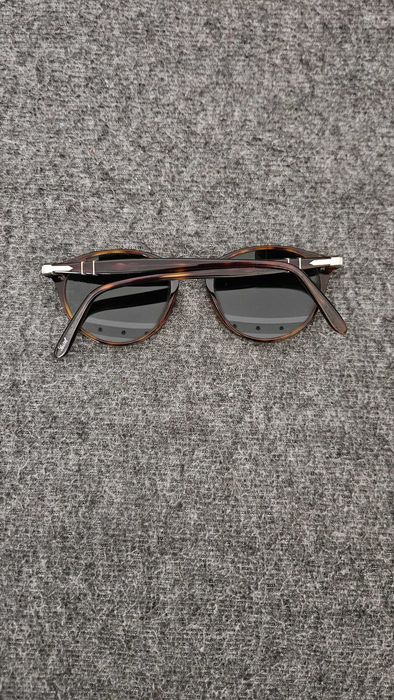 Продавам слънчеви очила мъжки/женски Persol 3092 sm hand made in Italy