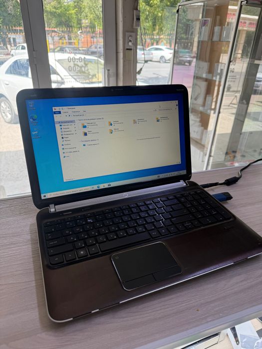 HP Ноутбук с зарядкой windows 10 хорошо работает без минусов HP