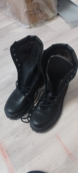Продам новые зимние берцы размер 43