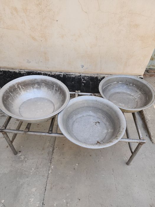 Тазы алюминиевые, подставка нержавейка