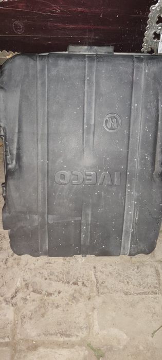 Iveco akumlyator krishka