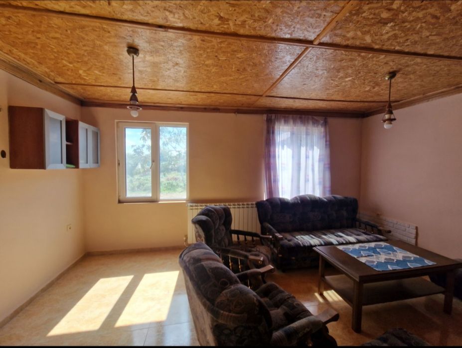 Къща с двор Айтос , село Пирне