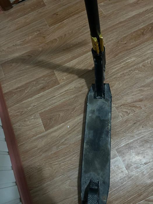 Трюковой самокат черный