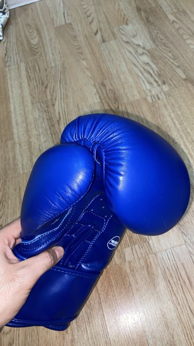 Перчатки бля бокса продам