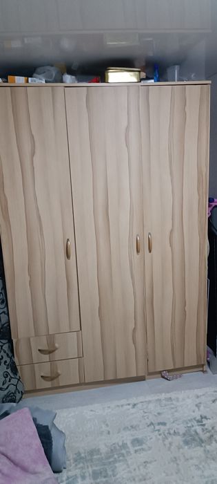 Продам шкаф. В хорошем состоянии.