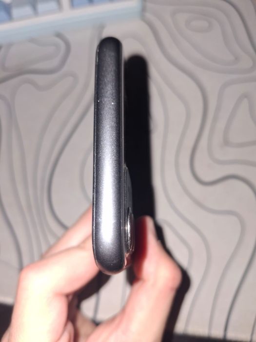 СРОЧНО продам IPhone 11