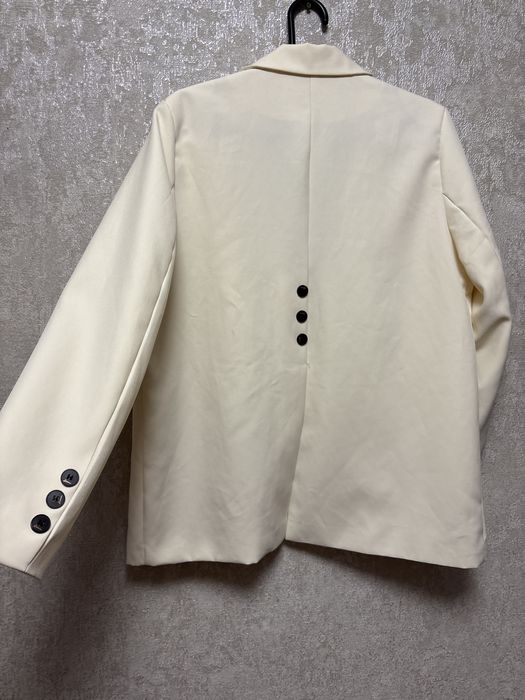 Белый костюм новый