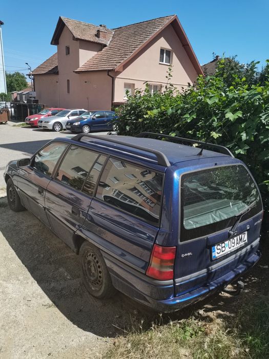 Vand Opel Astra F 1.6 benzina