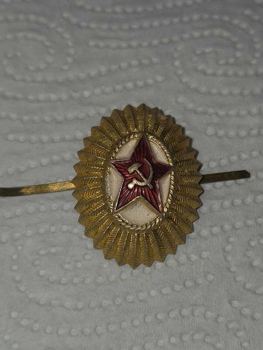 Lot vintage de 2 insigne si 3 medalii