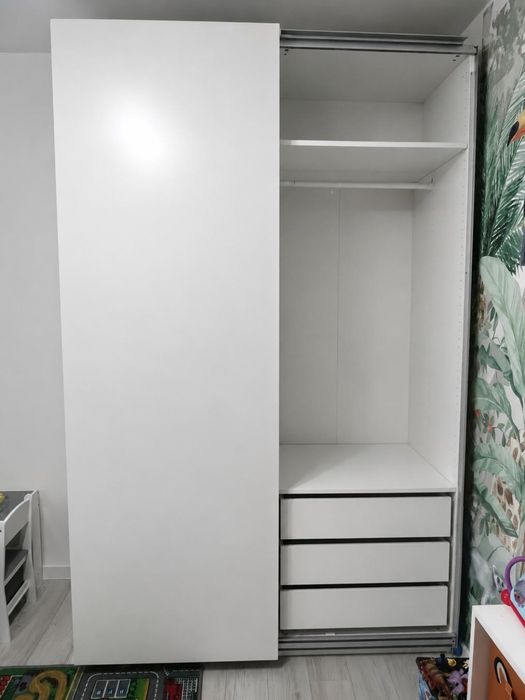 Dulap pax ikea.