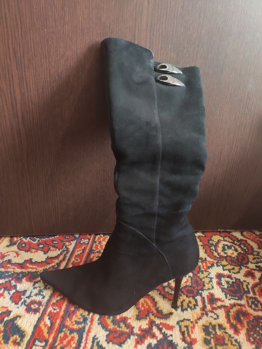 Замшевые чёрные сапоги