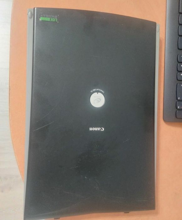 Сканер  Canon Lide 25