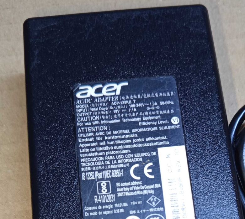 Încărcător laptop original Acer 19V 7,1A 135w mufa mov funcțional