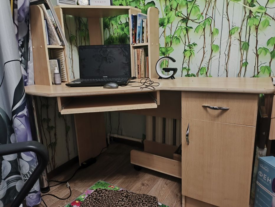 Компьютерный стол