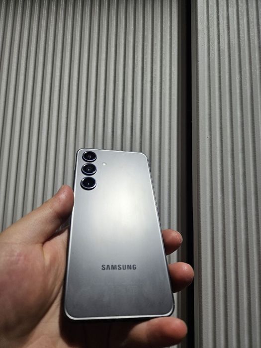 Samsung s24 128/8