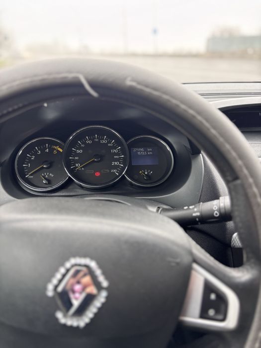 Vând Renault  Fluence.