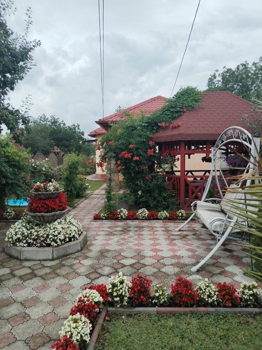Casă cu 4 camere în Comănești (Bacău)