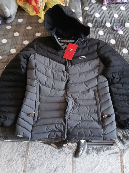 Продам 2 мужские куртки весна осень новая.