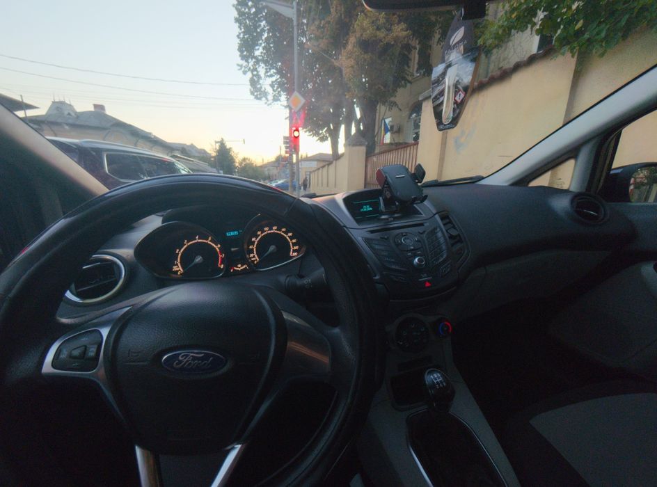 FORD Fiesta 2015 — imagine 4