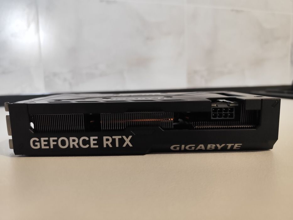 RTX 4060 Ti
8 GB memorie dedicată
DirectX 12 Ultimate