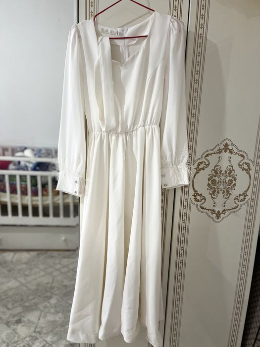 Белый платье