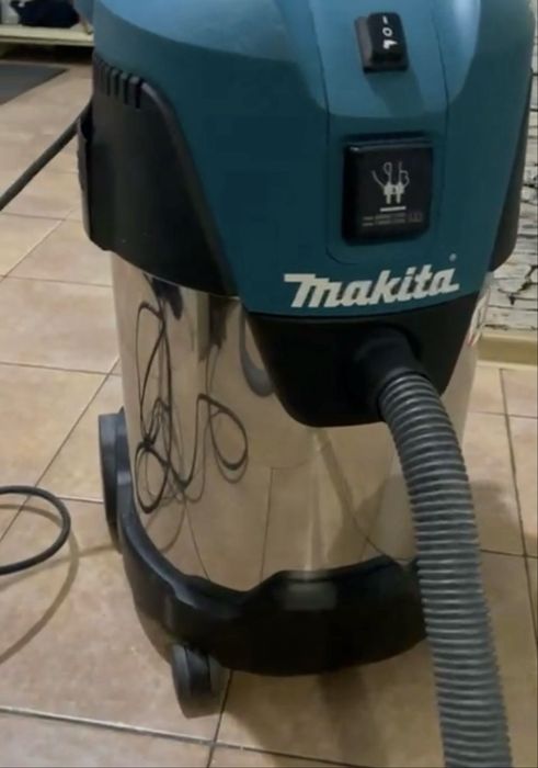 Пылесос Makita….