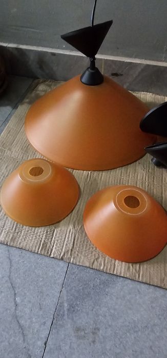 5 броя лапми- 2 големи и 3 малки