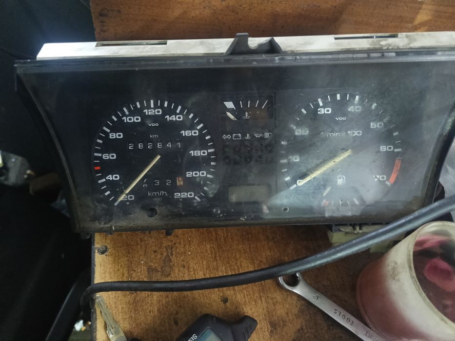 Щиток гольф 2 с тахометром