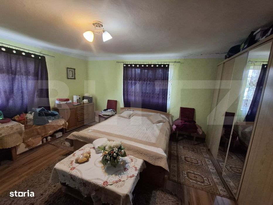 Casa 2 camere, 100 mp, anexe de vanzare, zona Gelu
