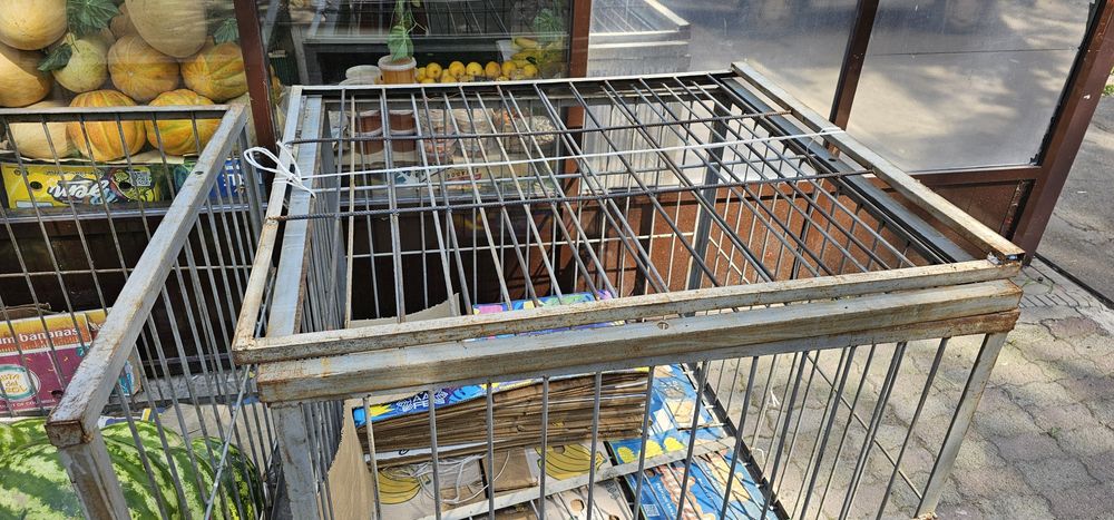 Решетчатый ,металлический бокс для арбуза дыни.