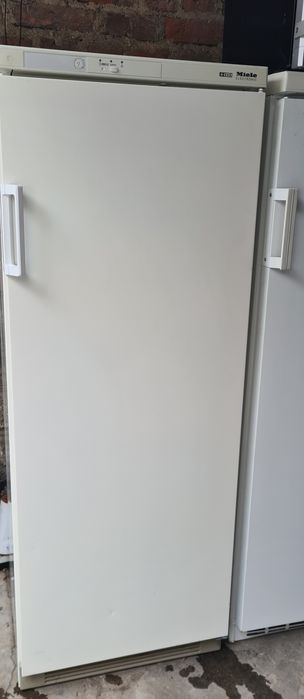 Фризер Miele 162см 8бр чекмеджета