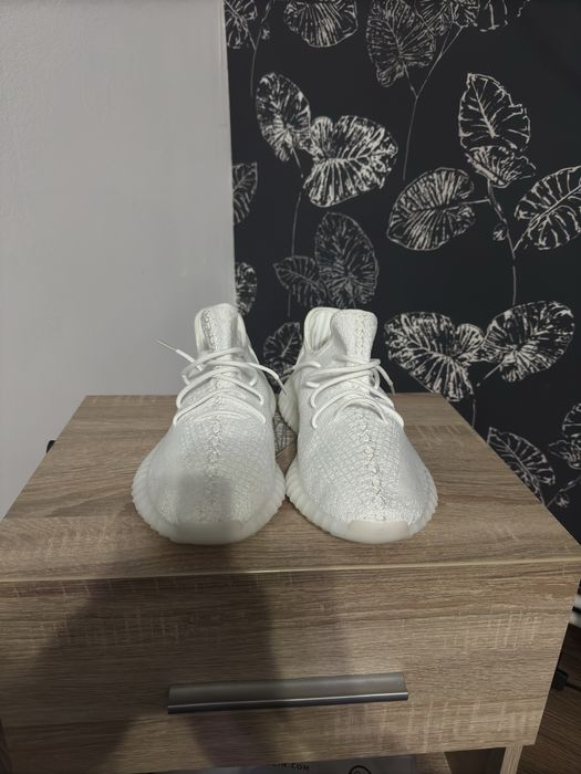 Yeezy 350 V2 Triple White