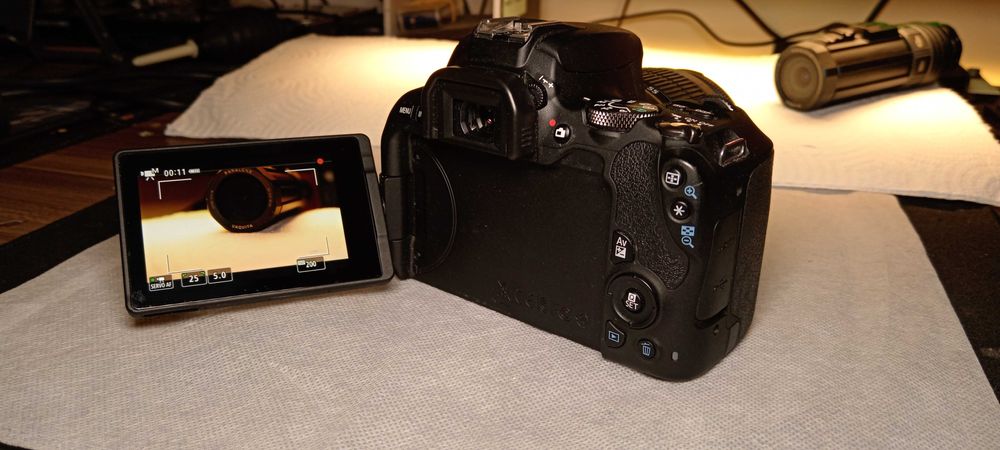 Vand/Schimb Canon EOS 200D,24.2 MP,Wi-Fi,Negru +Obiectiv EF-S 18-55mm.