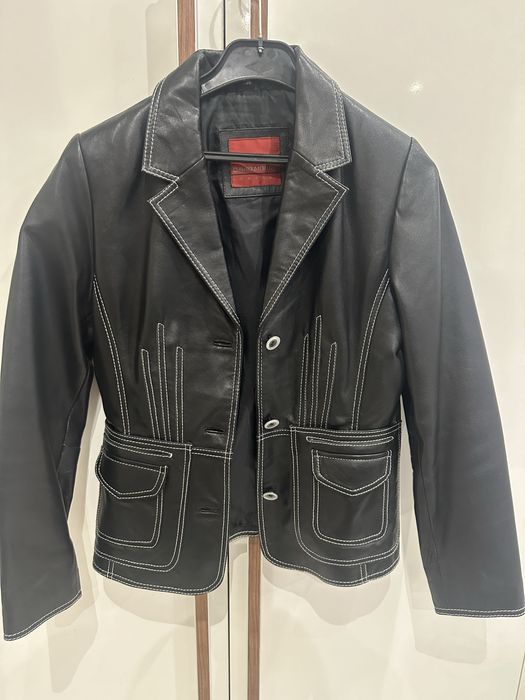 Вталено сако от естествена кожа