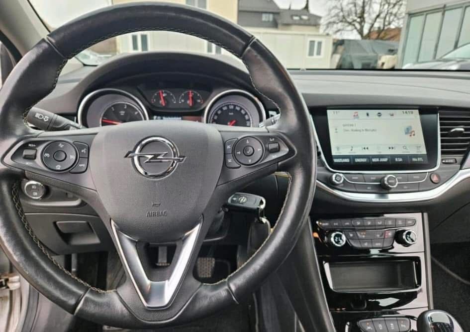 Vând opel astra 2020